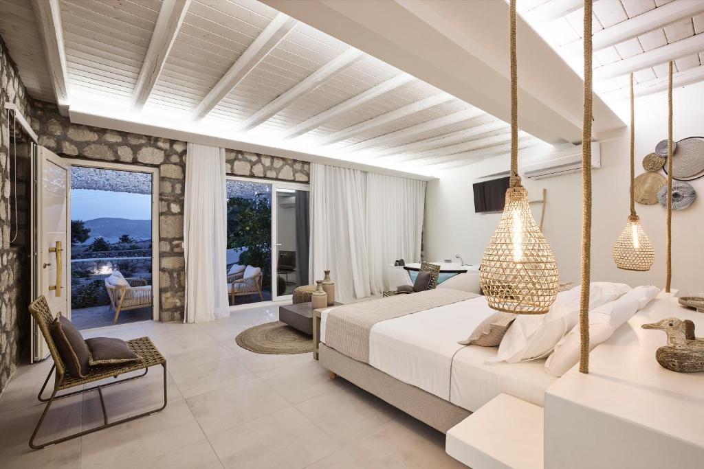 Nirome Luxury Suites photo 3