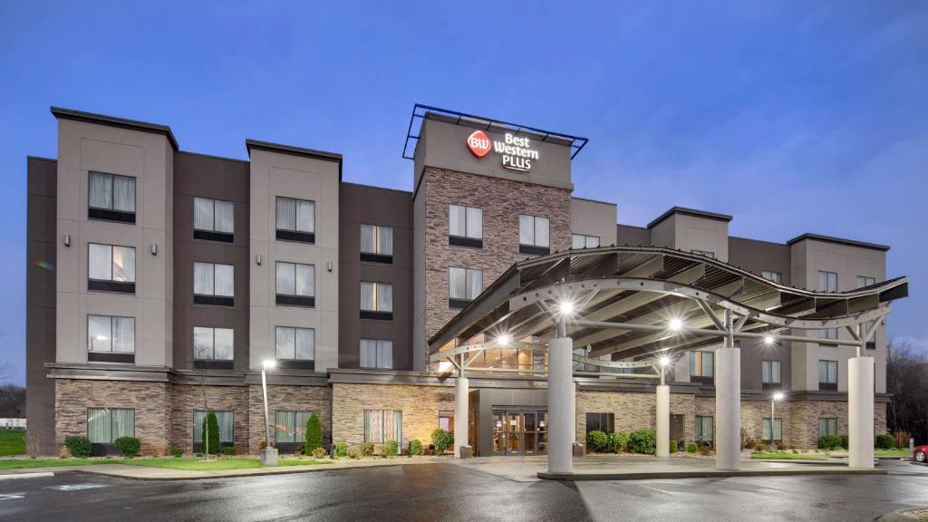 Best Western Plus Atrium Inn & Suites image