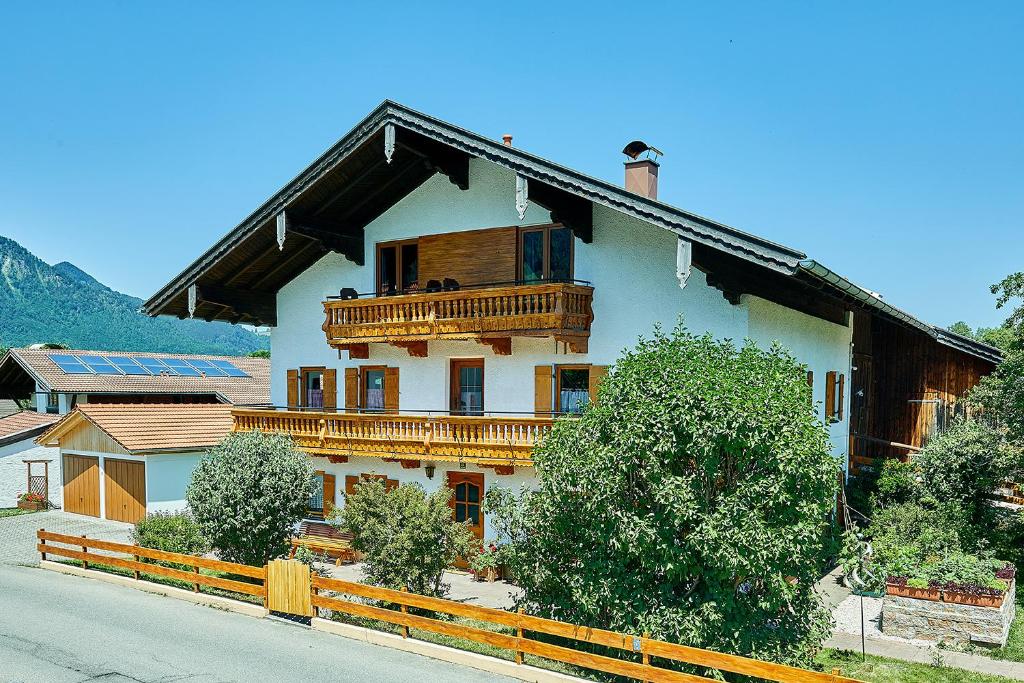 Chiemgauferienwohnungen - Stierschneiderhof photo 1