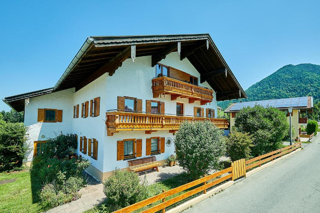 Chiemgauferienwohnungen - Stierschneiderhof photo 2