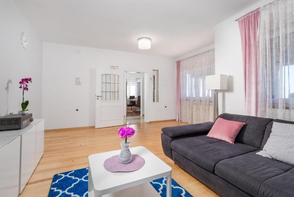 Touch of happiness apartment photo 4