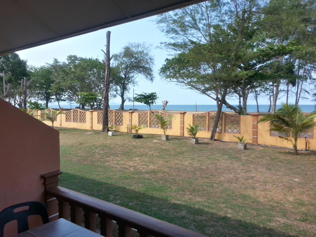 Cempaka Beach Resort photo 2