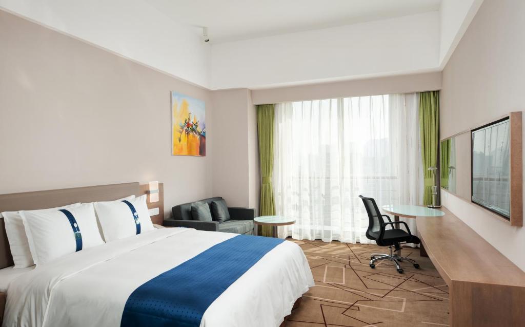 Двухместный (Стандартный номер с кроватью размера «king-size»), Holiday Inn Express Chengdu West Gate