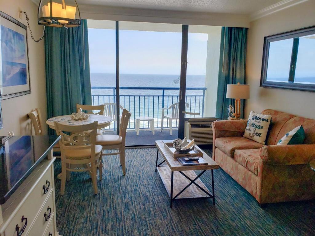 Coral Beach 816 image