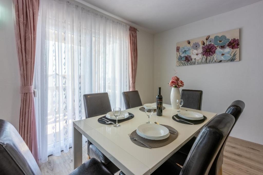 Apartments Rogić photo 1