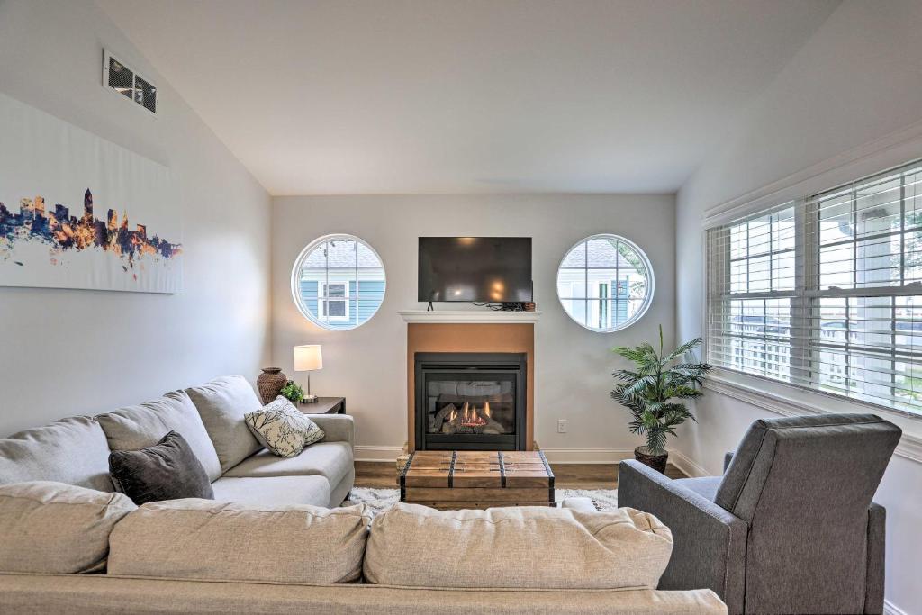 Port Clinton Home with Lake Views! photo 2