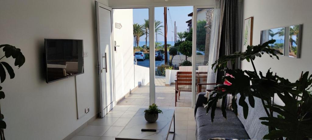 Mediterranean Seaside Authentic Beach House photo 1