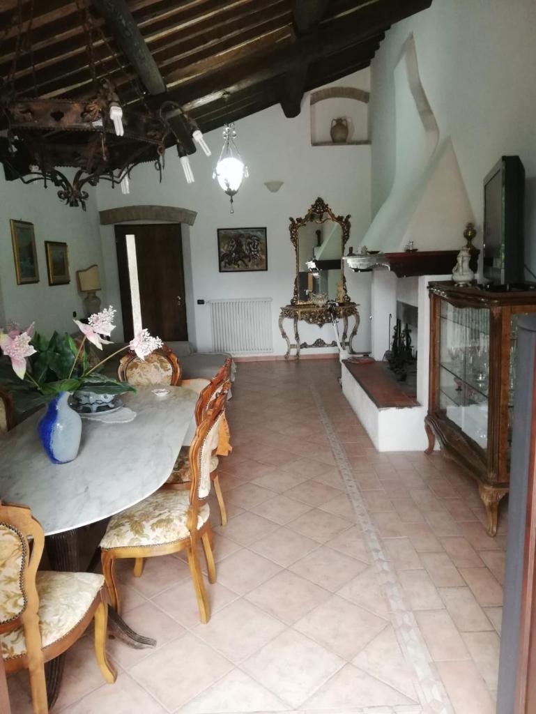 Confortevole locale photo 3