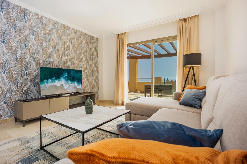 Quartiers Marbella Penthouse in Hacienda Cifuentes Benahavis - Tap to explore photos