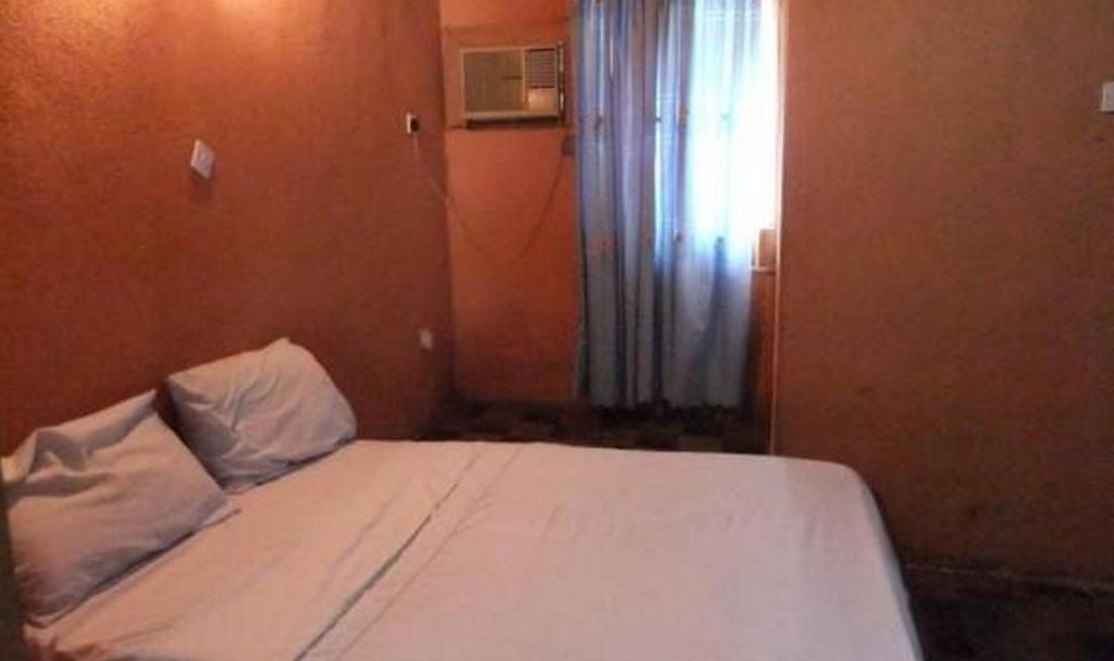 Room in Apartment - Ade Super Hotel Single photo 2
