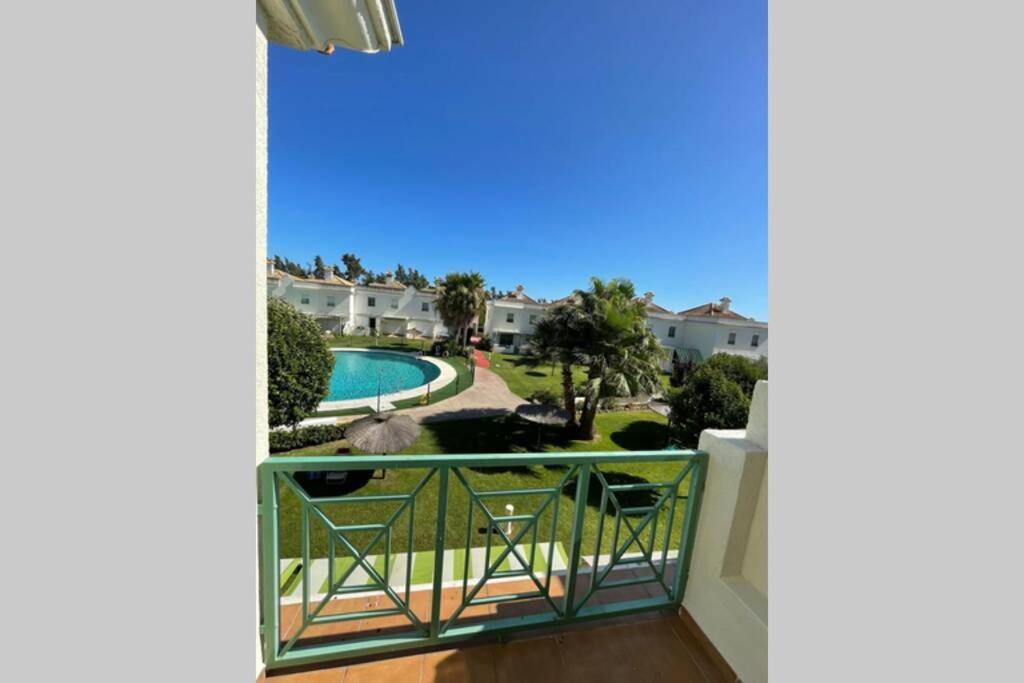 Casa adosada con porche, piscina y pista de pádel, junto al campo de golf photo 4