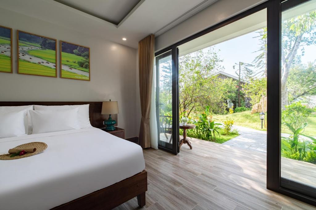 Bai Dinh Riverside Resort & Spa