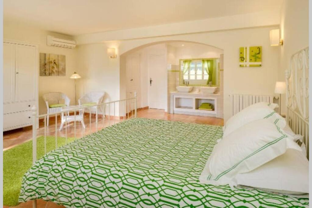 Le clos des pins, vue mont Ventoux photo 1