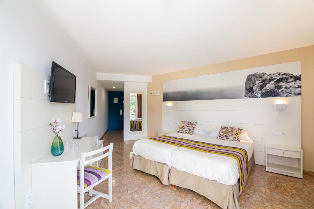 Hotel Venecia Paguera photo 2