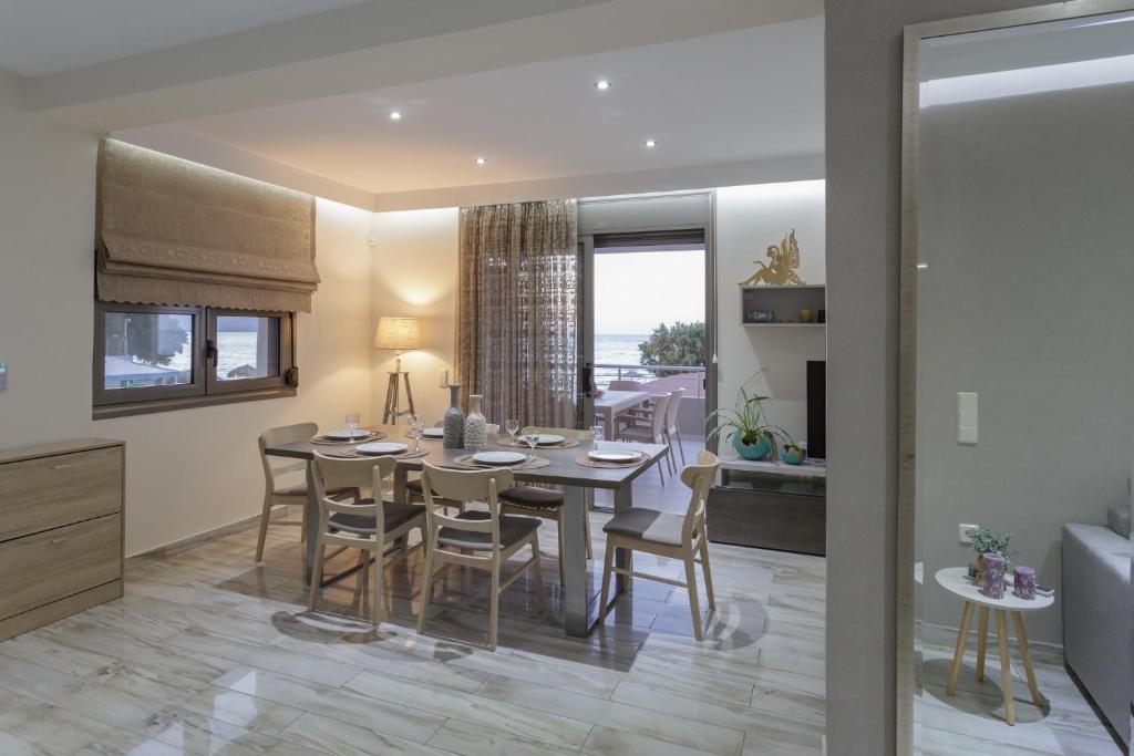 Ammos Beachfront Luxury Apartment photo 2