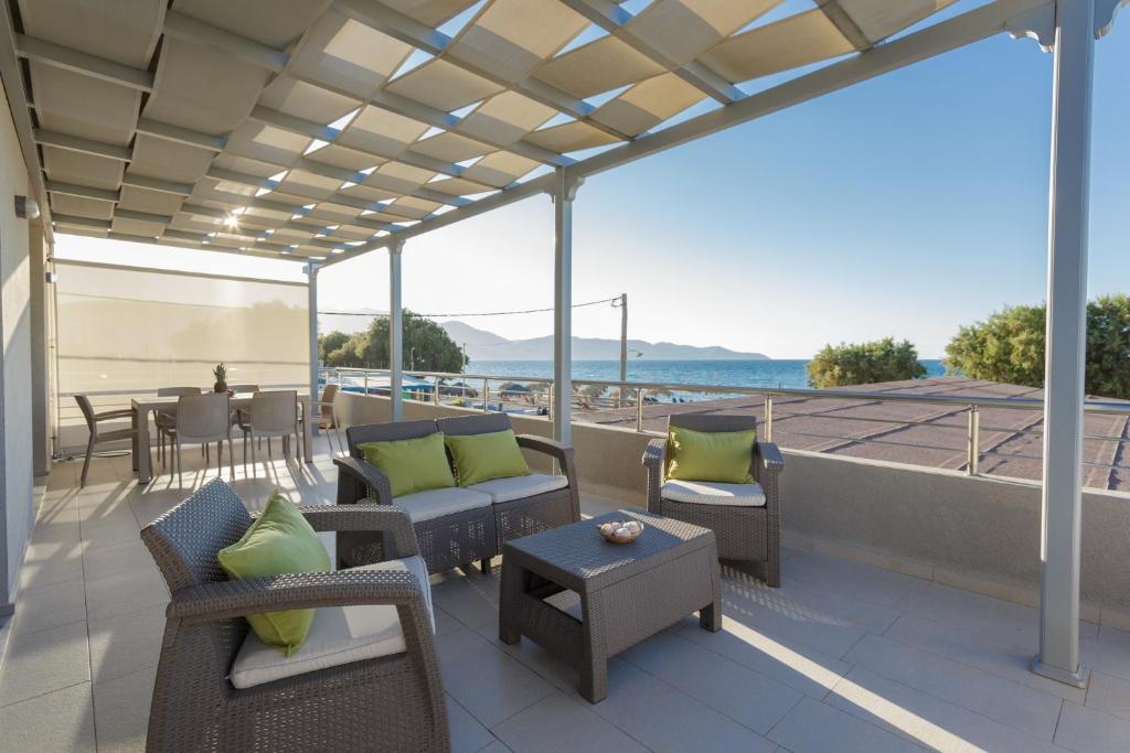 Ammos Beachfront Luxury Apartment photo 4