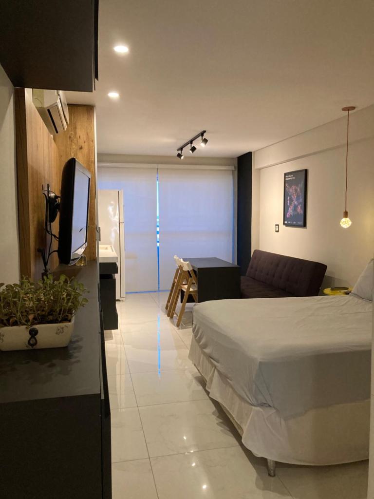 Studio Lux West Flat