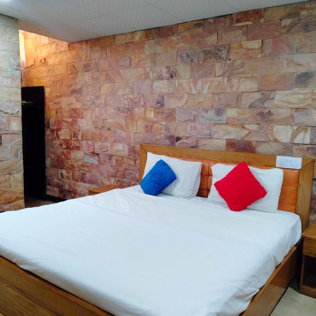 Hotel Vista Inn DHA photo 3