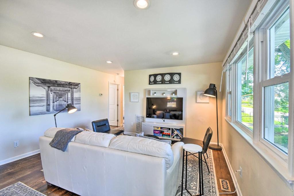 Charming Hampton Home with Yard 2 Mi to Beach! photo 3