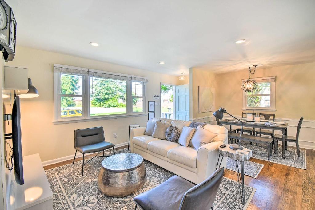 Charming Hampton Home with Yard 2 Mi to Beach! photo 1