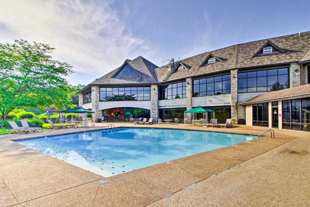 Lakeside Resort Retreat with Pool Access and Deck! photo 2