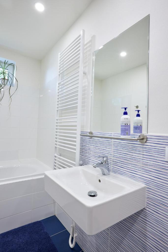 Сьюит (Люкс с видом на озеро), Penzion Kozí Horka u Brněnské přehrady