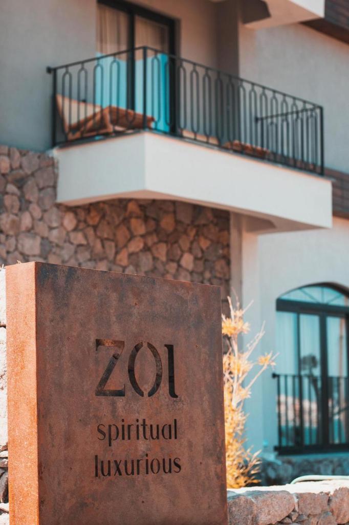 ZOİ CUNDA photo 1