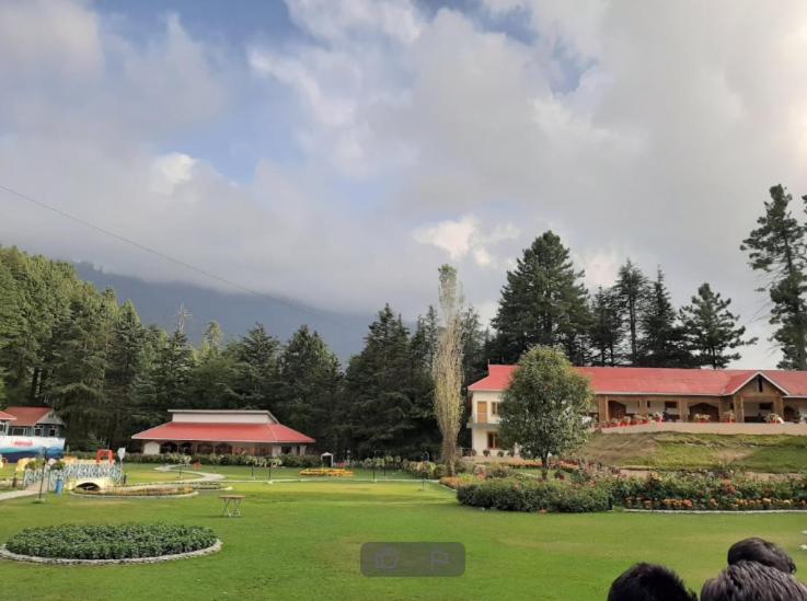 Hill Top Hotel, Shogran photo 2