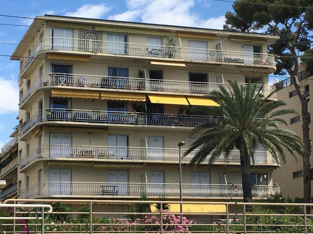 Fantastic sea view for this 2 bedroom up to 6 people 327 photo 1