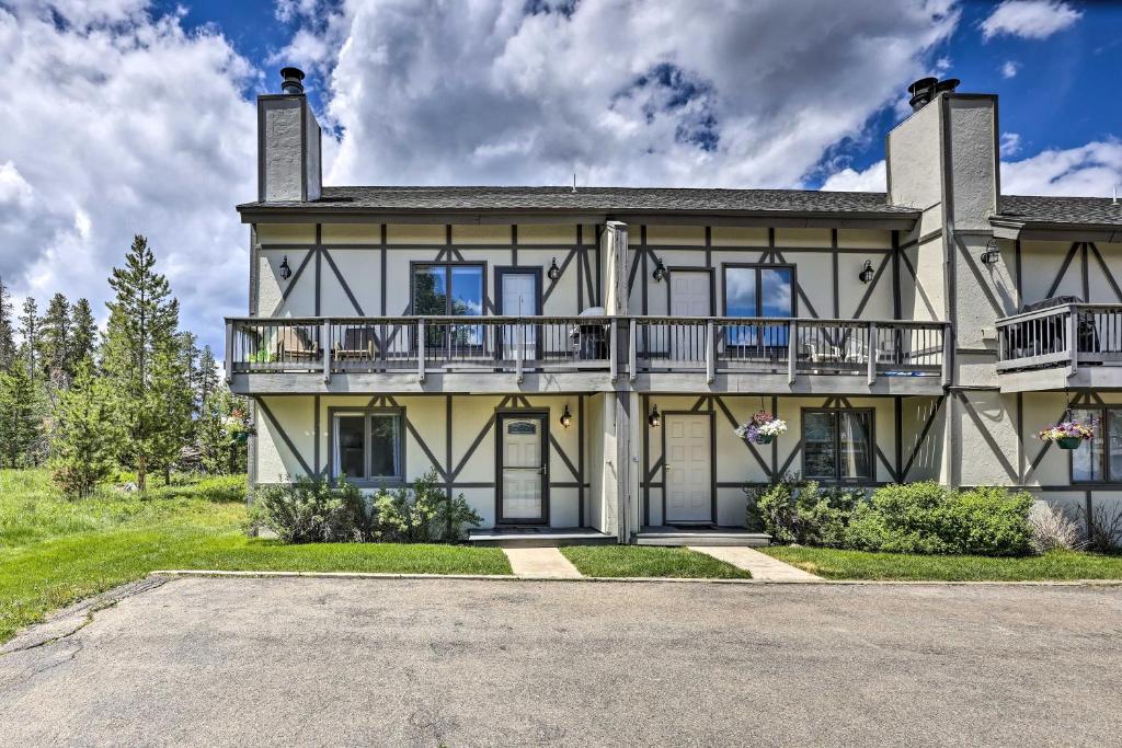 3-Story Home with Balcony about 6 Mi to Winter Park! photo 2
