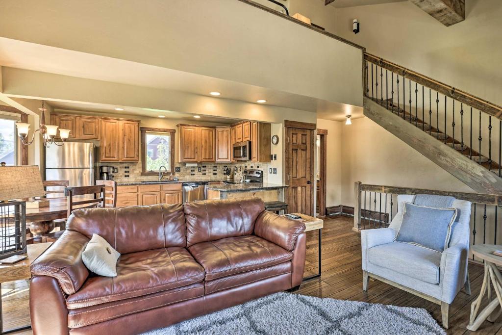 3-Story Home with Balcony about 6 Mi to Winter Park! photo 3