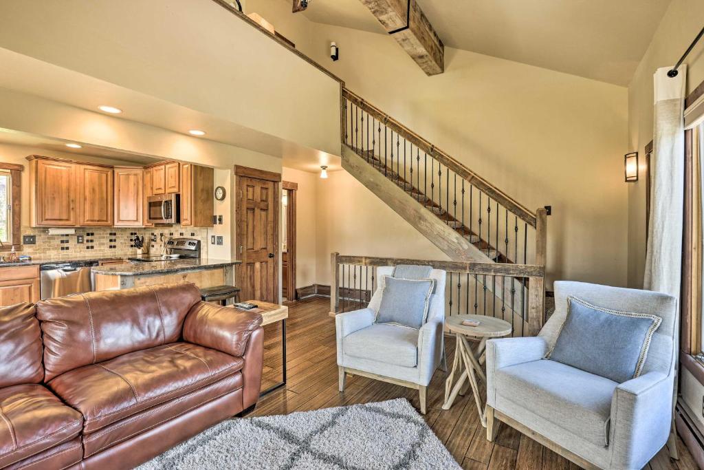 3-Story Home with Balcony about 6 Mi to Winter Park! photo 4