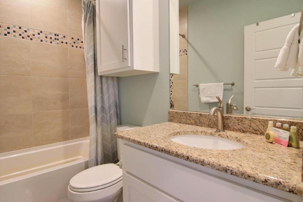 Texas Teal House image