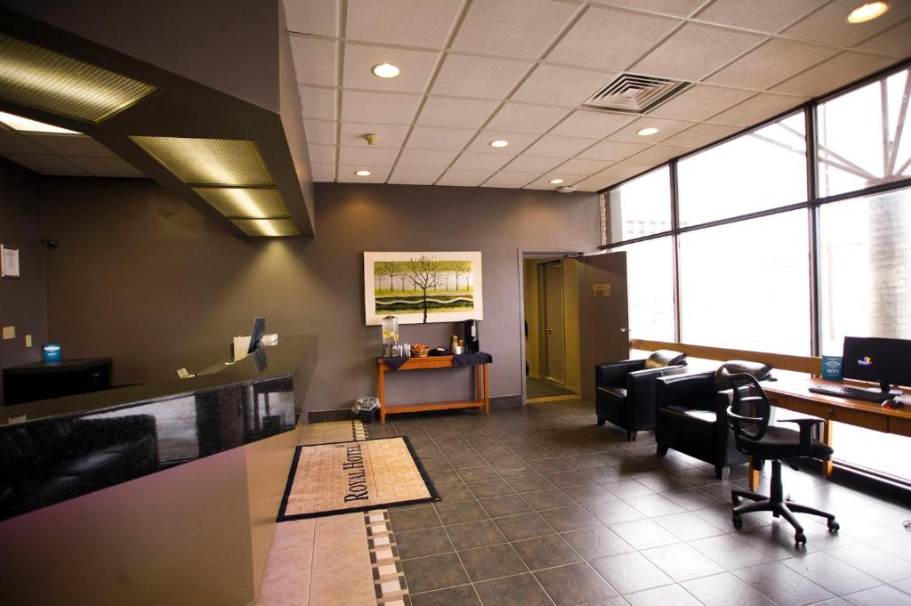 Royal Hotel Lloydminster photo 3