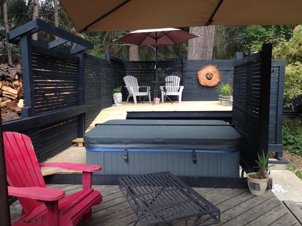 Salt Spring Carriage House B&B photo 1