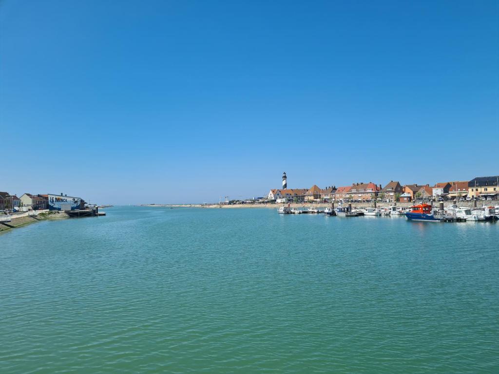 "Les Embruns" Maison meublée, proche de la mer photo 2