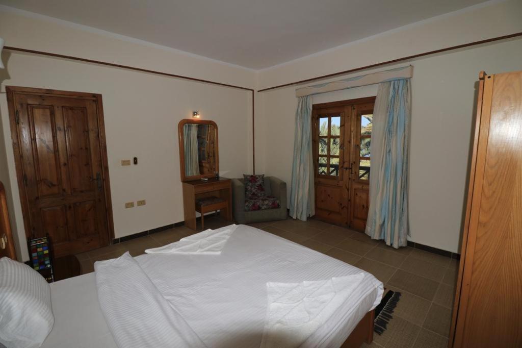 Сьюит (Люкс с кроватью размера «king-size» и видом на море), Acacia Dahab Hotel