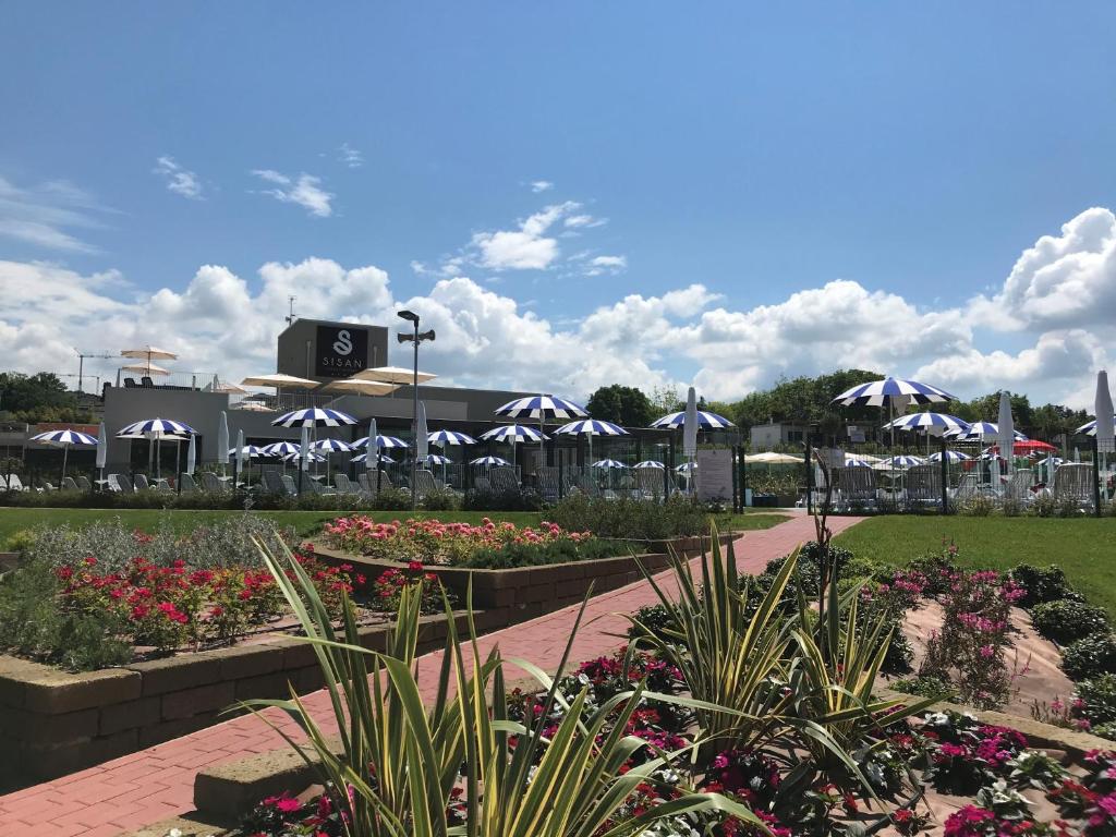 Sisan Family Resort photo 3