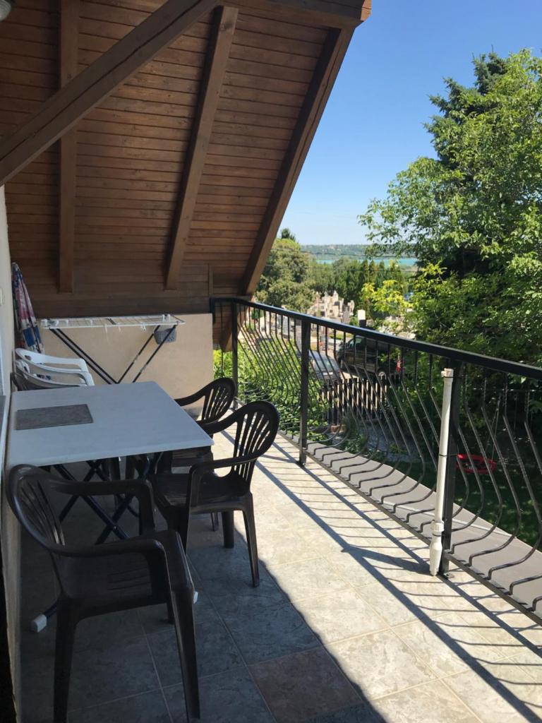Márta Apartman photo 4