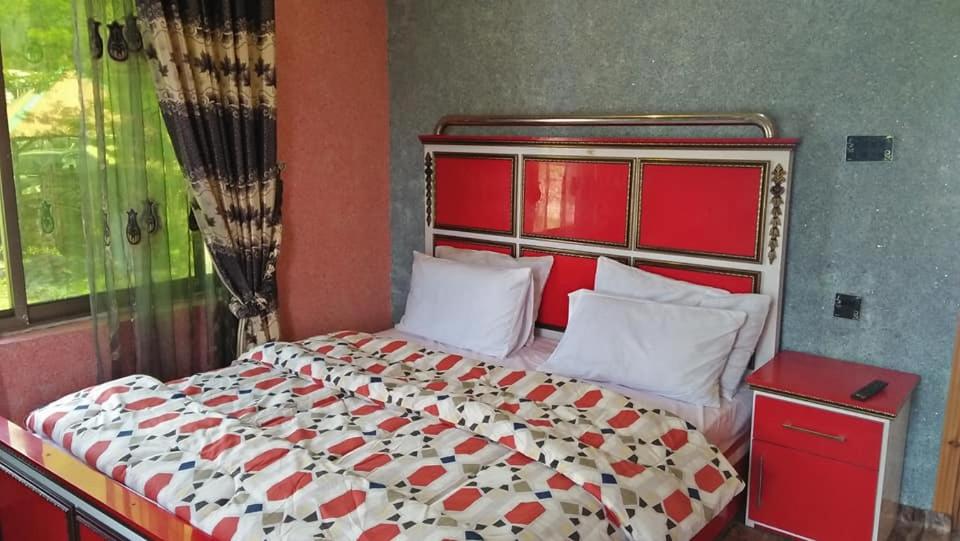 Fridays Hotel photo 2