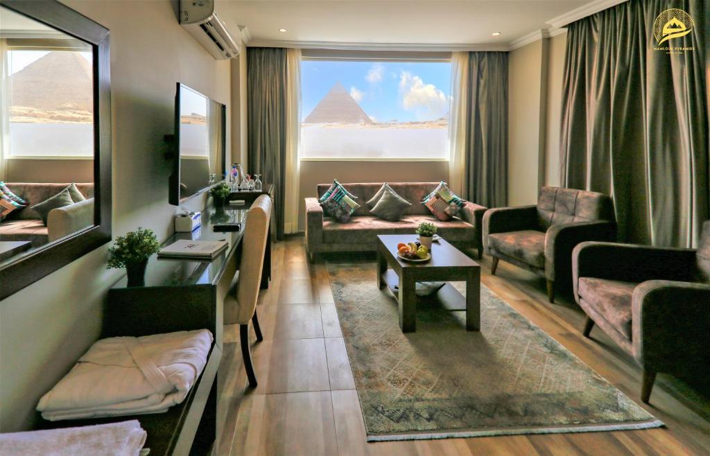 Сьюит (Роскошный люкс с балконом и панорамным видом на пирамиды), Mamlouk Pyramids Hotel & Spa