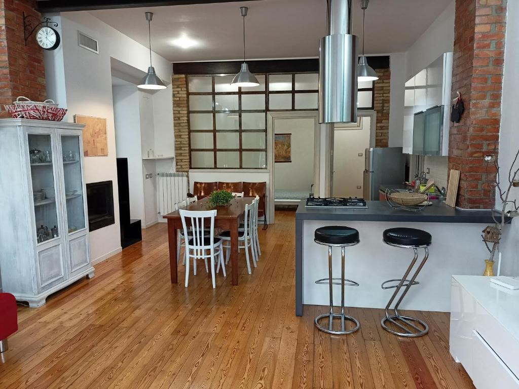 Il piccolo loft Room Type - Two-Bedroom House