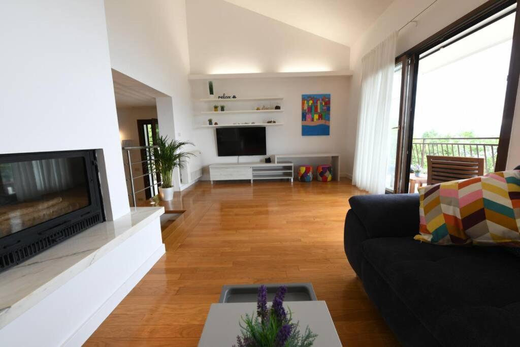 Großes Reihenhaus mit viel Grün und Meerblick photo 2