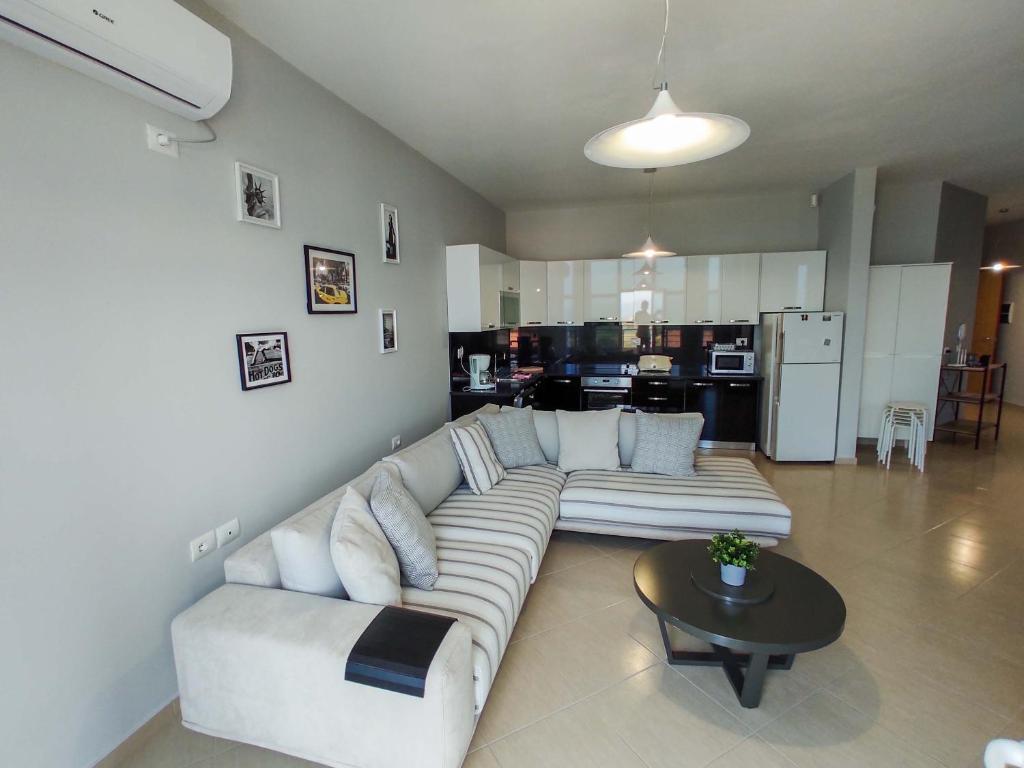 NYC Modern & Spacious Apartament 5 min from seaside photo 1