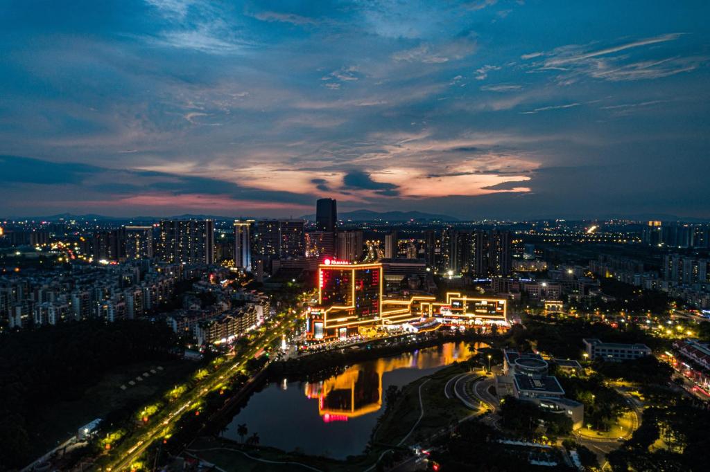 Ramada Foshan Nanhai photo 2