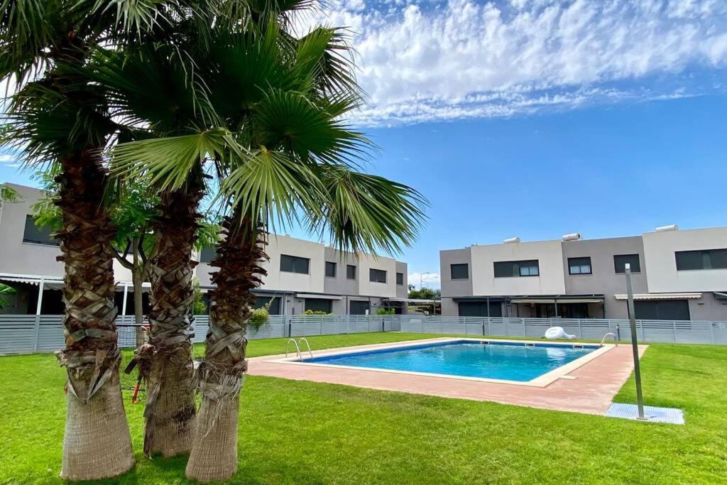 Chalet moderno con piscina en Mont - roige Bahia photo 1