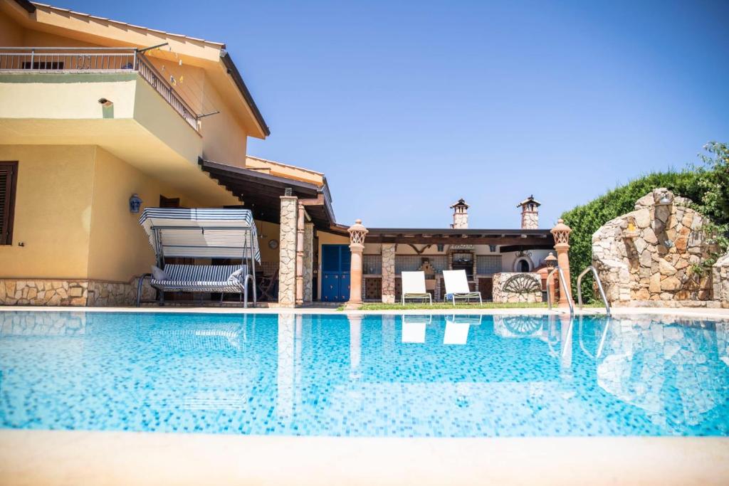 Dimora Fanale, Villa Esclusiva con Piscina Privata - Fanale Rentals photo 4