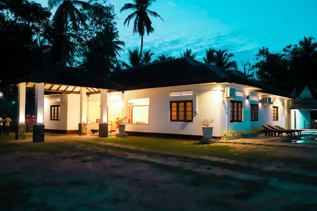 Sathmin Villa - Tap to explore photos