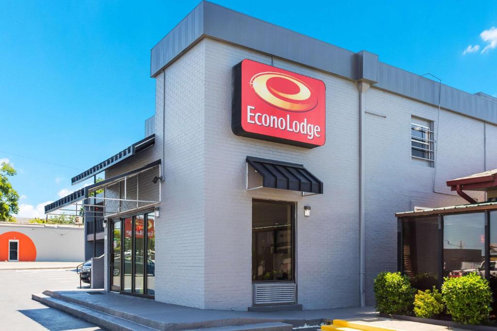 Econo Lodge Gallatin - Metro Nashville image