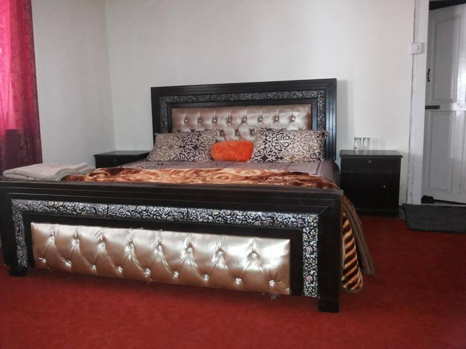 Hotel Kashmir Lodge photo 2